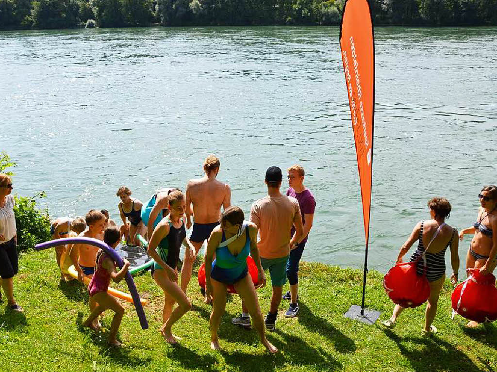 Ankunft am Rheinfelder Ufer (Deutschland)