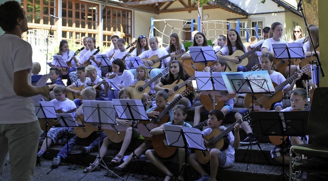 Der Nachwuchs des Mandolinenvereins glnzte beim Vorspiel..   | Foto: zvg