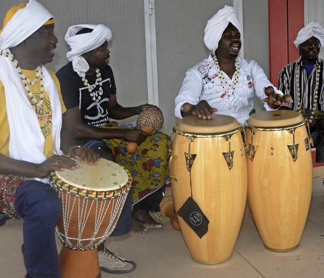 Afrikanische Trommler machten Stimmung.   | Foto: Danielle Hirschberger