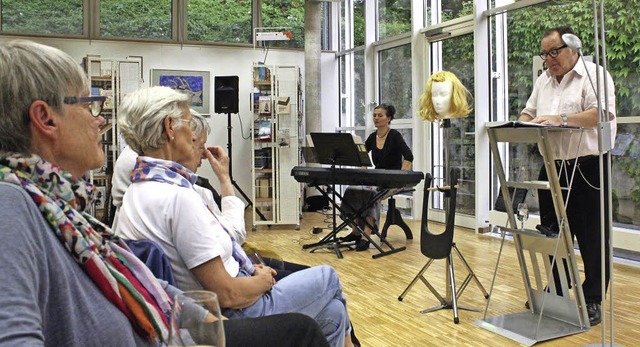 Ein musikalisch-literarischer Abend im... Leitner in der Mllheimer Mediathek.   | Foto: Erik Stahlhacke