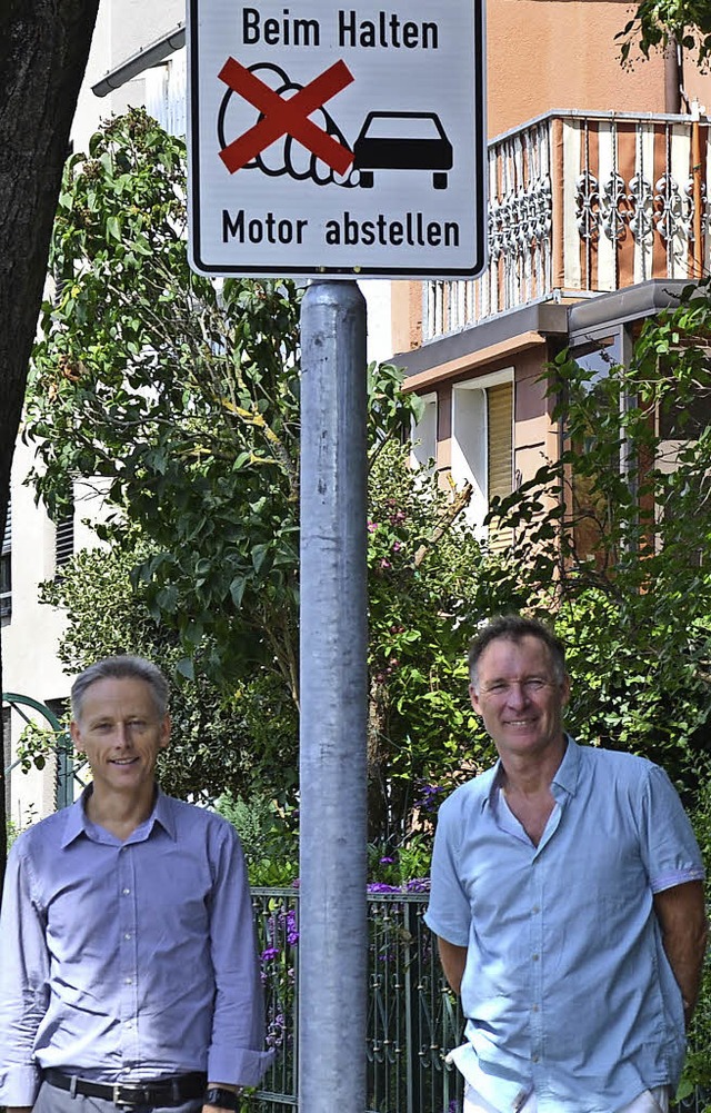 Brgermeister Michael Wilke (links) un...nk Leichsenring von den Klimafreunden   | Foto: zvg