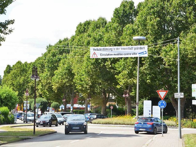 Schon  am Kreisel  an der sdlichen St...rkehrsfhrung in Breisach hingewiesen.  | Foto: Agnes Pohrt