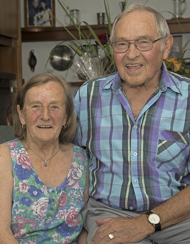 Christa und Oskar Knig sind seit 60 Jahren verheiratet.   | Foto: Mnch