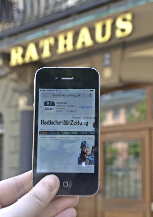 Rund ums Rathaus wird  ffentliches WLAN angeboten.   | Foto: Tanja bury