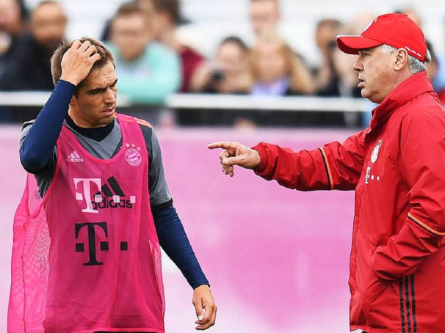 Zwei, die&#8217;s beim FC Bayern wisse... und Coach Carlo Ancelotti (von links)  | Foto: dpa