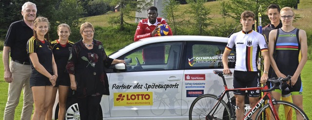 Mobilittsgarantie: Lotto-Chefin Mario...nn (links) und OSP-Nachwuchssportler.   | Foto: bachmann