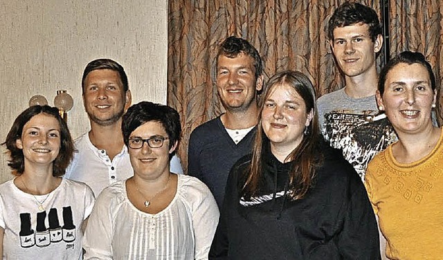 Neue Gesichter im Vorstand des FC Reis... und Senad Fischer (hinten von links).  | Foto: Christa Maier