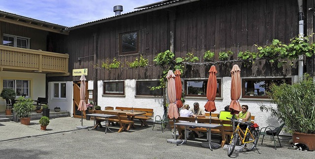 Idyllisch gelegen: Gut sitzen lsst es sich  auf dem Hof der Familie Walter.   | Foto: Thomas Bruttel