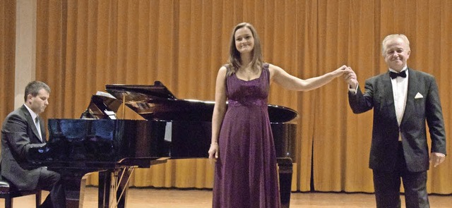 Maria Penc und Konrad Debski (von link..., am Klavier begleitete Simon Musiol.   | Foto: Stefan Pichler