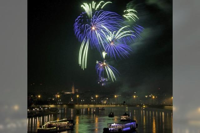 Konzerte und Feuerwerk auf dem Rhein