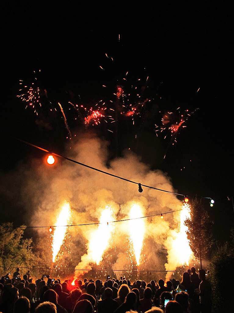 Vom Sommer verwhnt: Das Lichterfest Bad Bellingen war bunt, musikalisch top, mit vielen Attraktionen und stimmungsvoll.