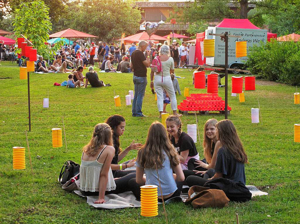 Vom Sommer verwhnt: Das Lichterfest Bad Bellingen war bunt, musikalisch top, mit vielen Attraktionen und stimmungsvoll.