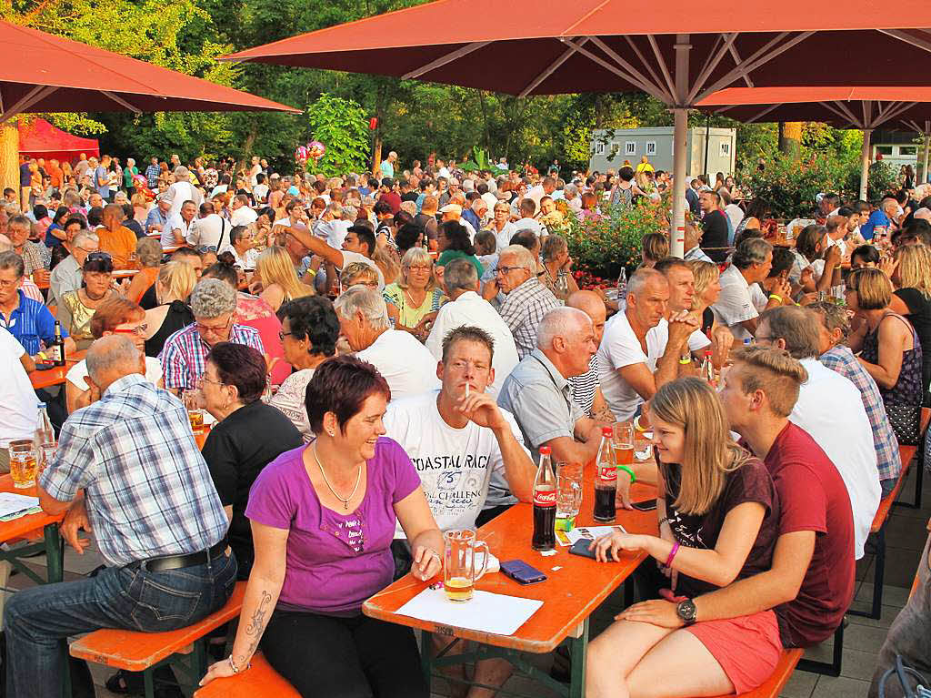 Vom Sommer verwhnt: Das Lichterfest Bad Bellingen war bunt, musikalisch top, mit vielen Attraktionen und stimmungsvoll.