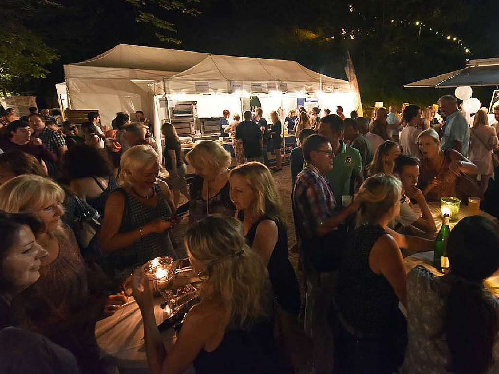 Menschenmassen beim Schlossbergfest.