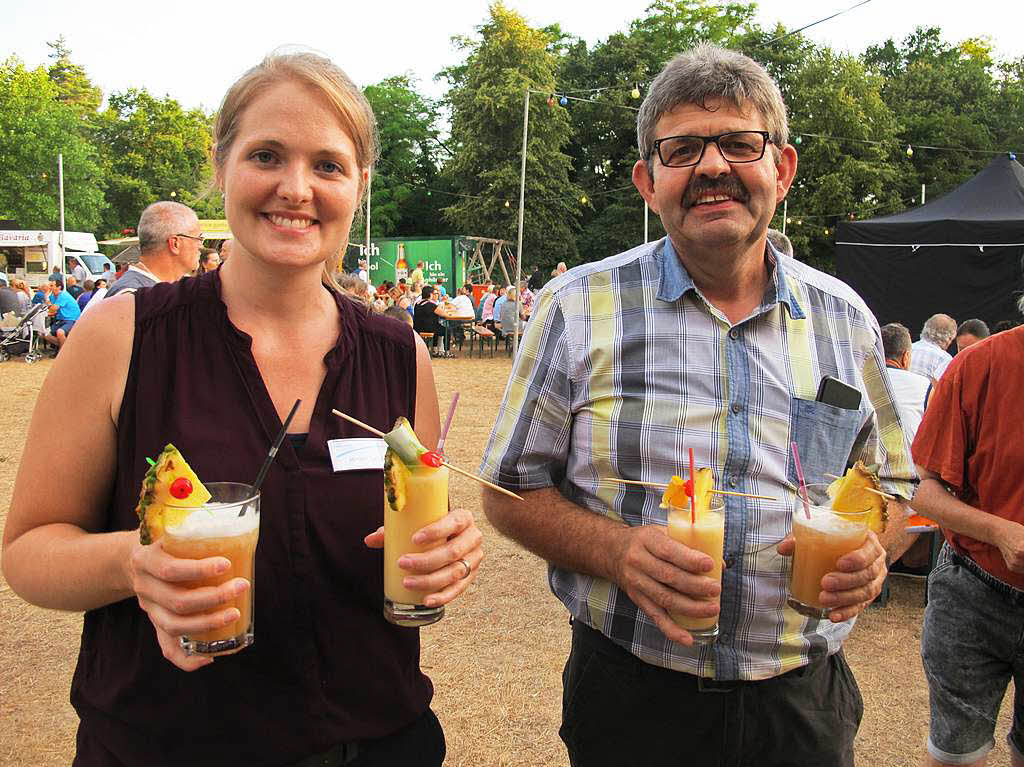 Vom Sommer verwhnt: Das Lichterfest Bad Bellingen war bunt, musikalisch top, mit vielen Attraktionen und stimmungsvoll. Cocktailtester.