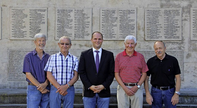 Am Heldenkreuz (von links): Hansjrg S...ichard Ruppenthal und Gnter Schler.   | Foto:  Stadt Waldkirch