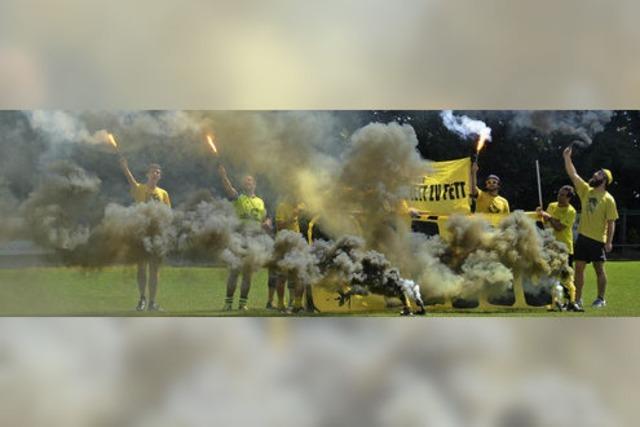 FC-Bayern-Fanclub holt den Pokal