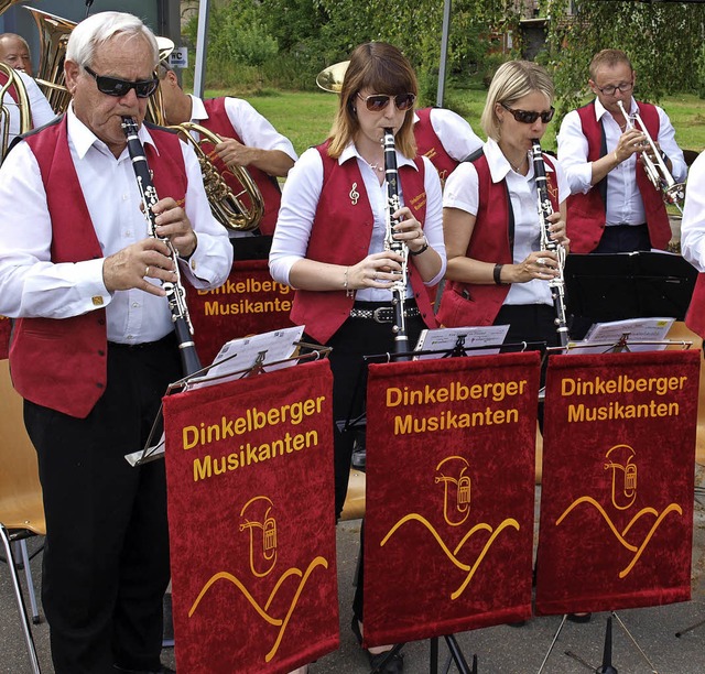 Beim &#8222;Summerfescht&#8220; des Mu...erger Musikanten&#8220; fr Stimmung.   | Foto: Paul Schleer