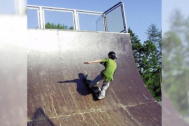 Jugendliche wnschen neue Skateranlage