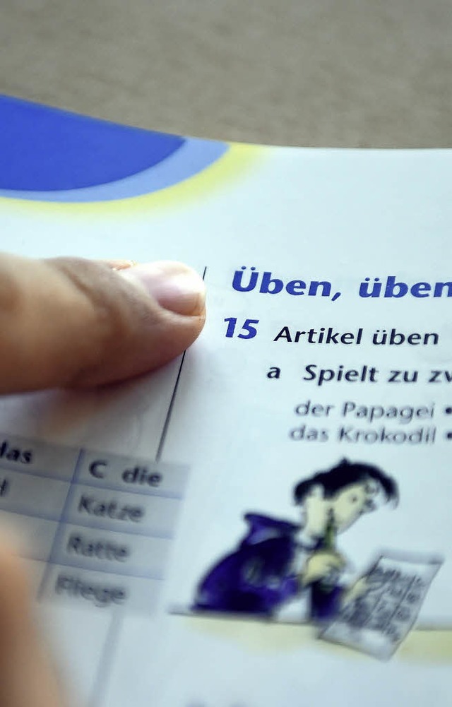 Neue Materialien vermitteln die deutsche Sprache.   | Foto: dpa