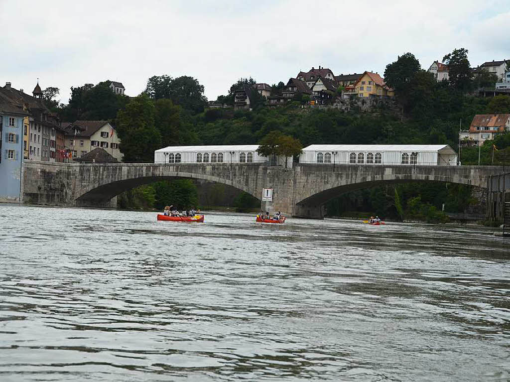 Im Kanu auf dem Rhein zwischen Leibstadt und Murg.