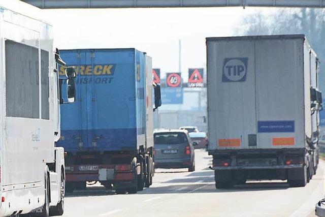 14 Kilometer Stau vor dem Autobahngrenzbergang bei Weil am Rhein