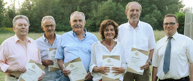 Die Grndungsmitglieder sind nun Ehren...Vorsitzenden Patrick Zanger gewrdigt.  | Foto: Wolfgang Knstle