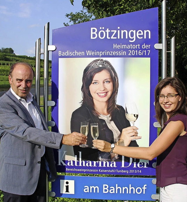 Die Badische Weinprinzessin Katharina ...neckenburger &#8211; die Ankommenden.   | Foto: Horst David