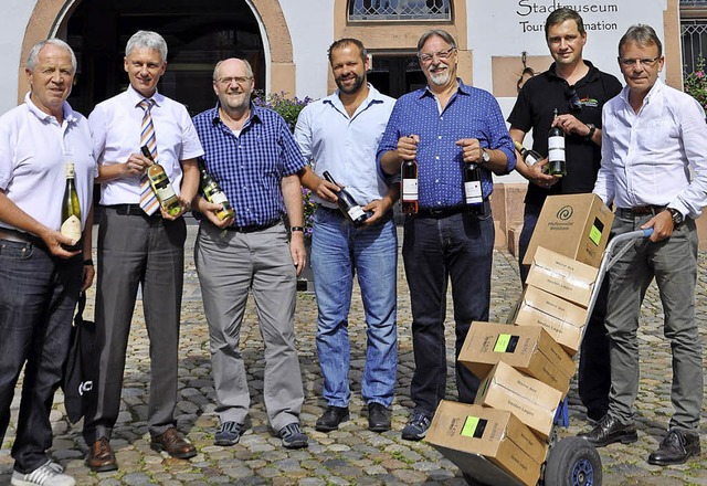 1000 Flaschen Wein als Spende aus dem ...hael Meier und Heinrich Stefan Mnnle   | Foto: Rainer Ruther