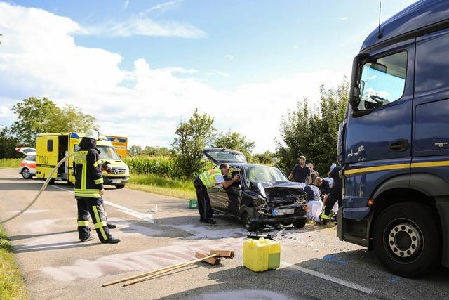 Fahrer stirbt bei Unfall