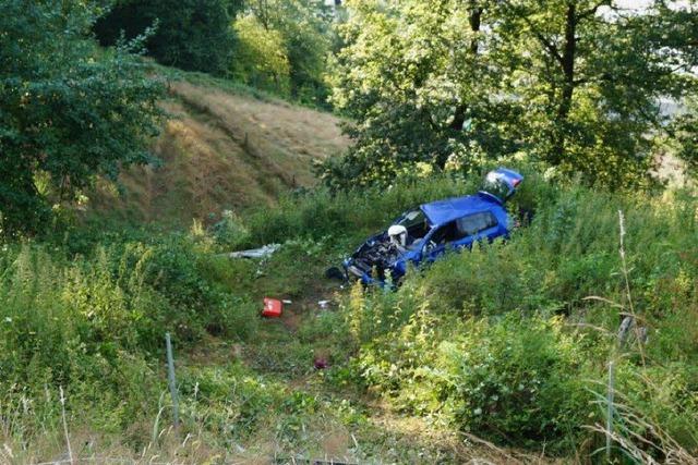 Tdlicher Verkehrsunfall auf L 140: Kameraden als Erste am Unglcksort