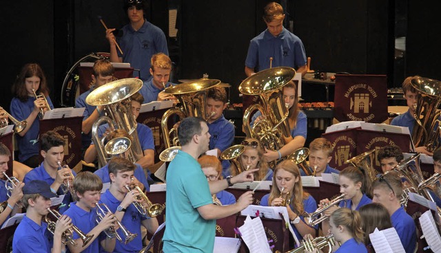 Klangstarke Blechblser in der Konzert...park: die Hamphire County Youth Band.   | Foto: Stahlhacke