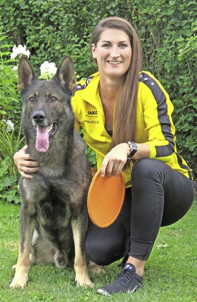 Sie will mit Nero ganz vorne dabei sei...ren begeisterte Hundesportlerin.        | Foto: Dorer