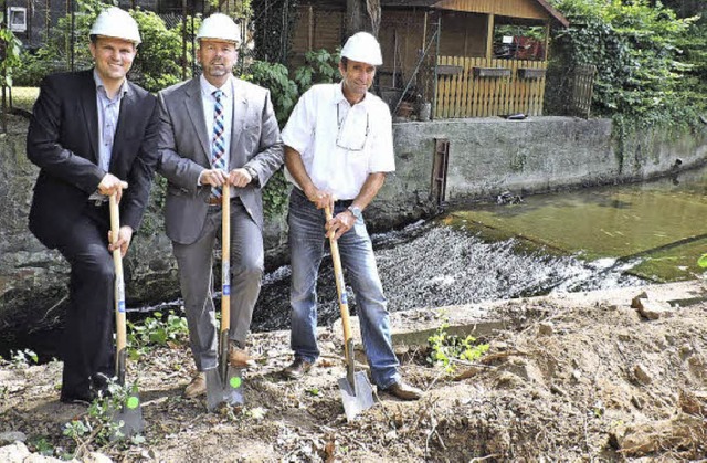 Oberbrgermeister Roman Gtzmann, Stad...fr Waldkirchs neues Wasserkraftwerk.   | Foto: Sredniawa