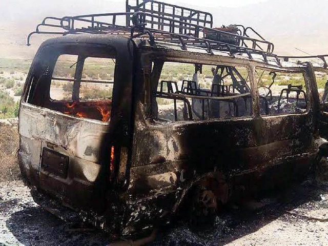 Ausgebrannt ist der von Taliban bescho...scher, in Afghanistan unterwegs waren.  | Foto: dpa