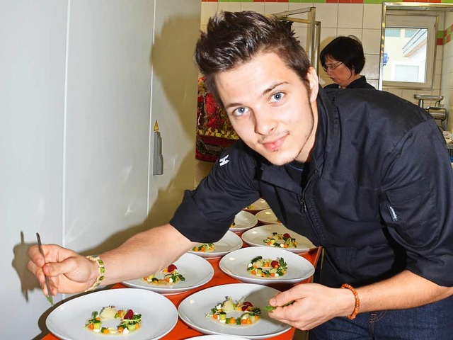 Daniele Tortomasi, der in der Traube i...in Breisach ein Aromen-Gourmet-Dinner.  | Foto: Gerold Zink