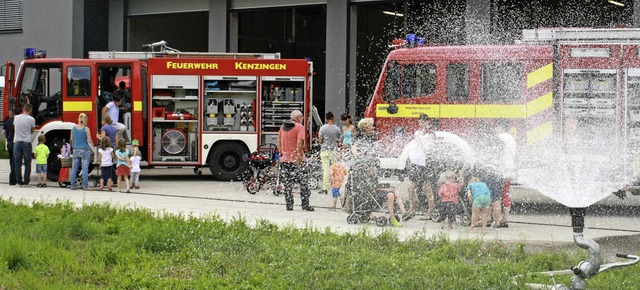 Gro war das Interesse der Kinder an der Feuerwehr.  | Foto: Werner Schnabl