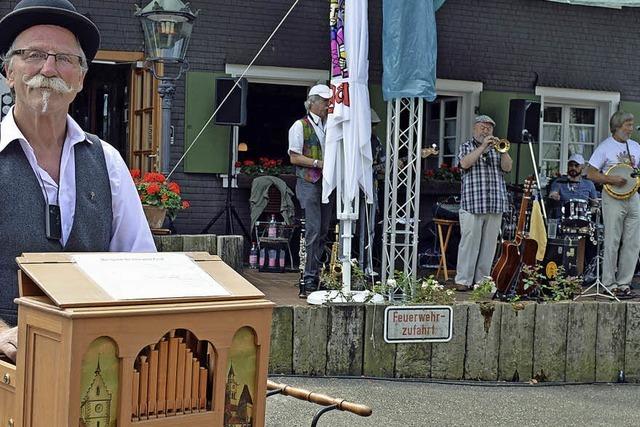 Flohmarkt und Livemusik am Samstag und Famiulientag am Sonntag im Hofgut Himmelreich