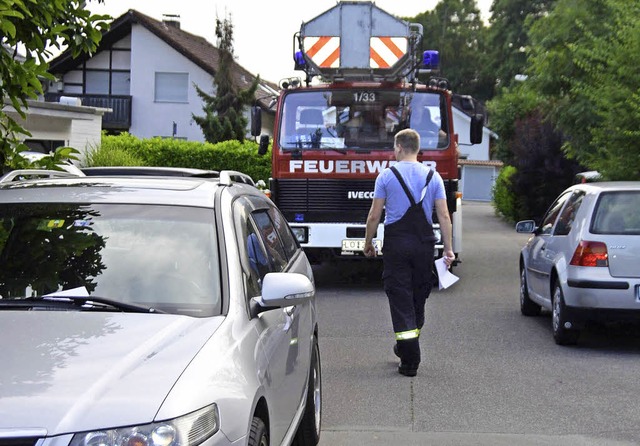 Versetzt geparkte Autos &#8211; wie hi...ar. Im Notfall werden sie weggerammt.   | Foto: Verena Pichler