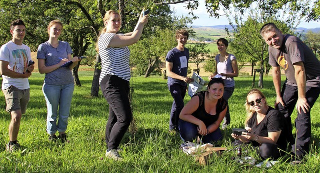 Die Studenten Marvin Geier, Mareike Ka...m mit Alexander Siegmund (von links).   | Foto: Madlen Falke