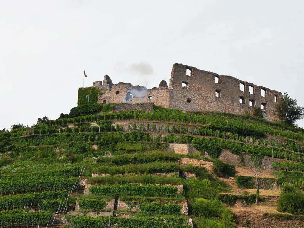 Bllerschsse auf der Burgruine waren der Startschuss fr den Erffnungsumzug.