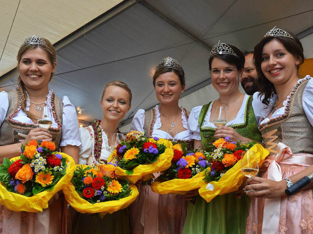 Farbenprchtige Erffnung des Staufener Weinfests am Freitagabend