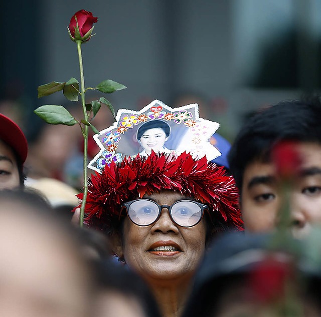 Sie wird wohl mit Nein stimmen: eine A...remierministerin Yingluck Shinawatra.   | Foto: dpa