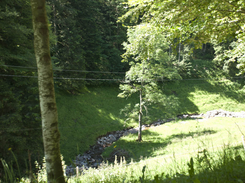 Das Hbschental ist so idyllisch, wie es der Name vermuten lsst. Hier im Schwarzwald entsteht coole Mode, die so schwarz ist, wie der Wald.