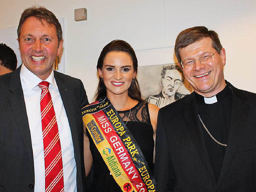 Miss Germany Lena Brder flankiert von Erzbischof Stefan Burger und Brgermeister Josef Haberstroh aus Breitnau.