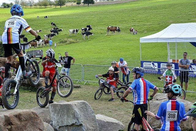 168 Radsportler aus 17 Lndern maen sich bei der Trial-Meisterschaft