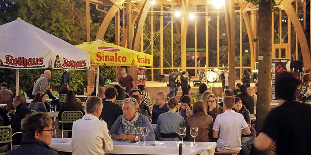 Eine heimelige Atmosphre bestimmte bei Kunst und Genuss den Stadtpark.   | Foto: wolfgang knstle