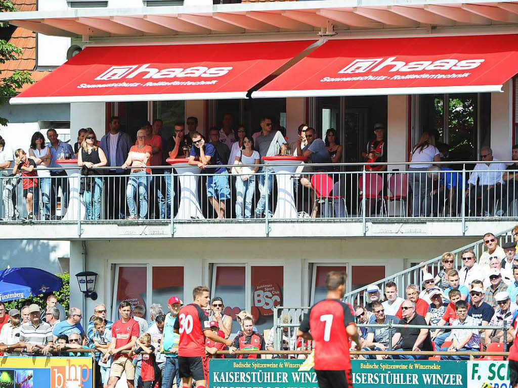Impressionen aus dem Kaiserstuhlstadion rund um die Spiele SC Freiburg – Darmstadt 98 (3:1), Bahlinger SC – Offenburger FV (4:2, beide Samstag), Bahlinger SC – SC Freiburg (1:3) und SV Endingen – Offenburger FV (4:2, beide Sonntag).