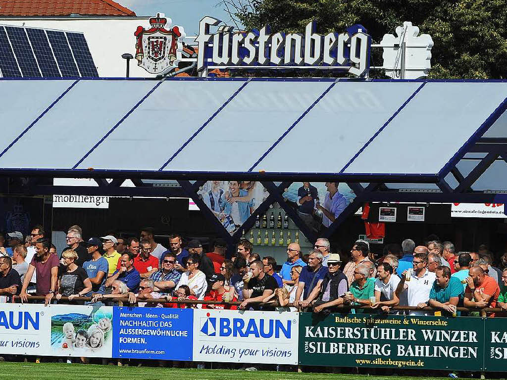 Impressionen aus dem Kaiserstuhlstadion rund um die Spiele SC Freiburg – Darmstadt 98 (3:1), Bahlinger SC – Offenburger FV (4:2, beide Samstag), Bahlinger SC – SC Freiburg (1:3) und SV Endingen – Offenburger FV (4:2, beide Sonntag).