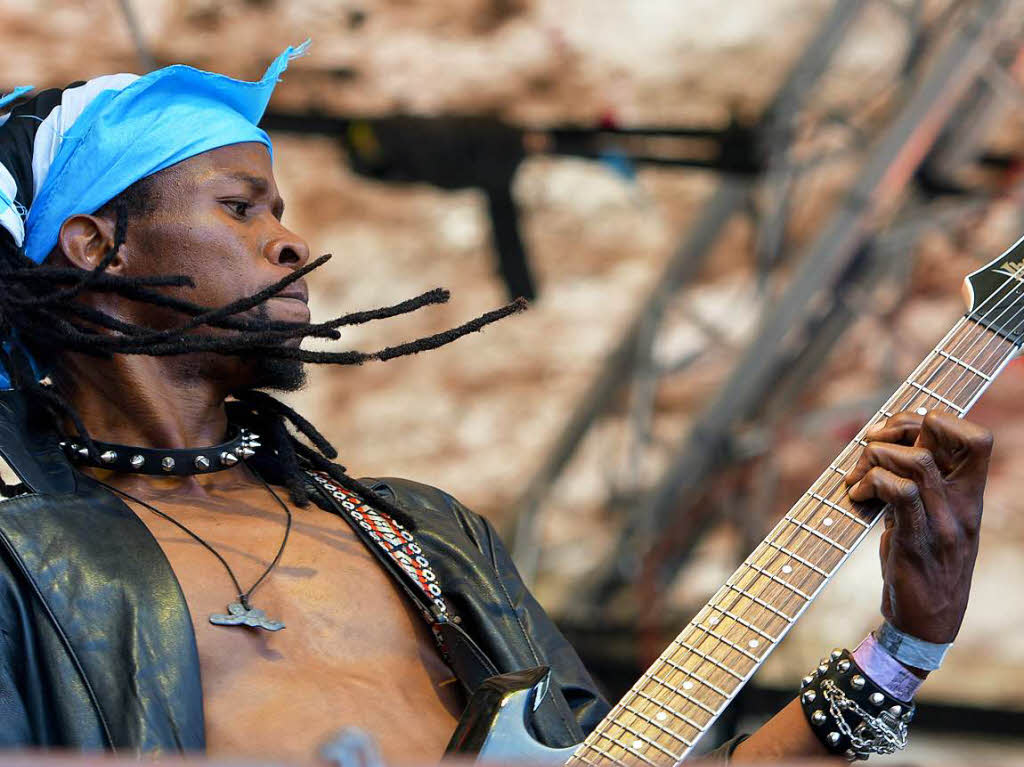 Spencer Thrust, Gitarrist der Band Overthrust aus Botswana